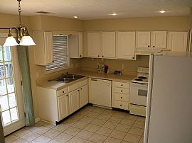 885 Hollins Rd, Auburn, Al 36830 in Auburn, AL (Photo 2 of 8)