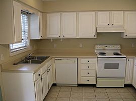 885 Hollins Rd, Auburn, Al 36830 in Auburn, AL (Photo 4 of 8)