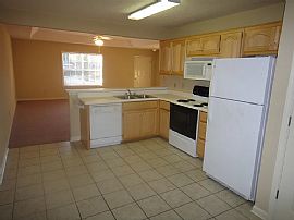 697 Yeager Ln, Auburn, Al 36832 in Auburn, AL (Photo 4 of 7)