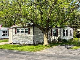 97 Lorraine Pl, West Seneca, Ny 14224 Available For Rent in West Seneca, NY (Photo 2 of 10)