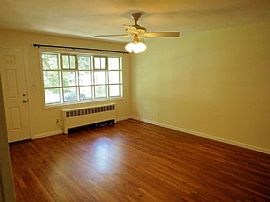 39 Ellen Pl, Kings Park, Ny 11754  House For Rent in Kings Park, NY (Photo 5 of 10)