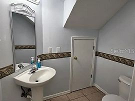 7424 E Bank Dr, Tampa, Fl 33617 in Tampa, FL (Photo 6 of 12)