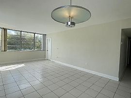 Portalagre Building Condominiums, Apt 203, 2175 Ne 170th St, No in North Miami Beach, FL (Photo 9 of 12)