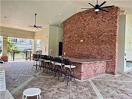 605 52nd Ter N, Saint Petersburg, Fl 33703 in Saint Petersburg, FL (Photo 3 of 12)