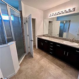 605 52nd Ter N, Saint Petersburg, Fl 33703 in Saint Petersburg, FL (Photo 8 of 12)