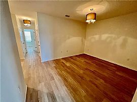 605 52nd Ter N, Saint Petersburg, Fl 33703 in Saint Petersburg, FL (Photo 9 of 12)