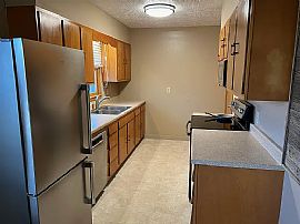 Beautiful 3 Bedrooms and 2 Bathrooms in a Good Neighborhood. in Sioux Falls, SD (Photo 6 of 12)