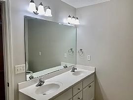 8201 Dison Dr, Montgomery, Al 36117 in Montgomery, AL (Photo 5 of 10)