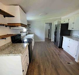 10 Old Sandfort Rd, Phenix City, Al 36869 in Phenix City, AL (Photo 7 of 10)