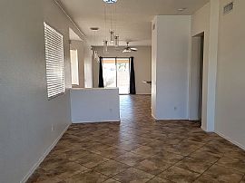 13805 W Canyon Creek Dr, Surprise, Az 85374 in Surprise, AZ (Photo 2 of 12)