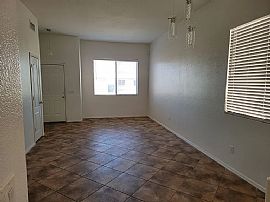 13805 W Canyon Creek Dr, Surprise, Az 85374 in Surprise, AZ (Photo 3 of 12)