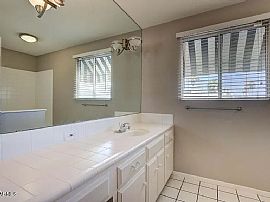 5374 N 20th St, Phoenix, Az 85016 in Phoenix, AZ (Photo 8 of 12)