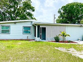 236 Emerald Ln, Largo, Fl 33771 in Largo, FL