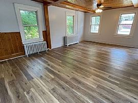 42 Pine St, Walden, Ny 12586 Available For Rent in Walden, NY (Photo 9 of 10)