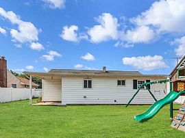 1162 Stewart Ave, Bethpage, Ny 11714 For Rent in Bethpage, NY (Photo 3 of 12)