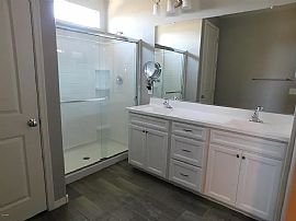 2833 E Hidalgo Ave, Phoenix, Az 85040 in Phoenix, AZ (Photo 5 of 11)