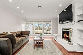 45 Drumlin Rd, Westport, Ct 06880 in Westport, CT (Photo 2 of 11)