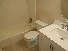 1121 Stevens Ln, Mobile, Al 36618 in Mobile, AL (Photo 8 of 11)