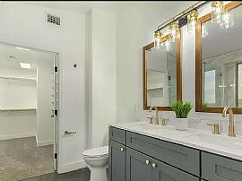 3829 E Irma Ln, Phoenix, Az 85050 in Phoenix, AZ (Photo 7 of 12)