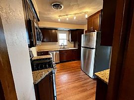 609 Maple St, Neenah, Wi 54956  House For Rent  in Neenah, WI (Photo 2 of 12)