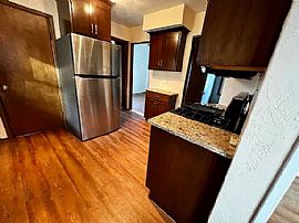 609 Maple St, Neenah, Wi 54956  House For Rent  in Neenah, WI (Photo 4 of 12)