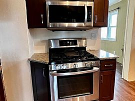 609 Maple St, Neenah, Wi 54956  House For Rent  in Neenah, WI (Photo 5 of 12)