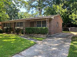 3225 Durham Dr, Montgomery, Al 36109  Unique House For Rent in Montgomery, AL (Photo 2 of 11)