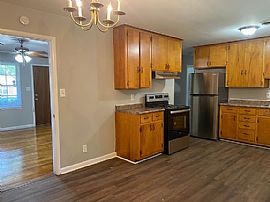 3225 Durham Dr, Montgomery, Al 36109  Unique House For Rent in Montgomery, AL (Photo 4 of 11)