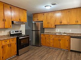 3225 Durham Dr, Montgomery, Al 36109  Unique House For Rent in Montgomery, AL (Photo 5 of 11)