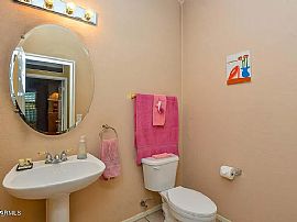 22235 N 51st St, Phoenix, Az 85054 in Phoenix, AZ (Photo 11 of 12)