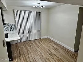 1251 E Maryland Ave, Unit A, Phoenix, Az 85014 in Phoenix, AZ (Photo 3 of 12)