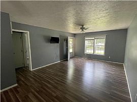 304 Pritchard St, Berryville, Ar 72616  Peaceful House For Rent in Berryville, AR (Photo 9 of 9)