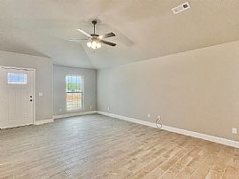 212 Post Oak Ave, Gentry, Ar 72734  House For Rent in Gentry, AR (Photo 3 of 12)