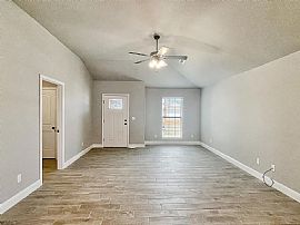 212 Post Oak Ave, Gentry, Ar 72734  House For Rent in Gentry, AR (Photo 4 of 12)