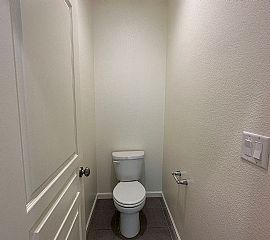 4320 W Lark Ave, Visalia, Ca 93291  Lovely House For Rent in Visalia, CA (Photo 5 of 12)