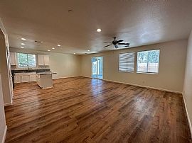 4320 W Lark Ave, Visalia, Ca 93291  Lovely House For Rent in Visalia, CA (Photo 8 of 12)