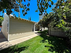 8922 Chimineas Ave, Northridge, Ca 91325 Peaceful House Rent in Northridge, CA (Photo 3 of 12)