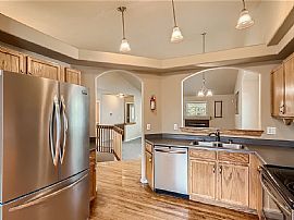 925 W 96th Ave, Thornton, Co 80260  Lovely House For Rent in Thornton, CO (Photo 6 of 8)