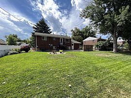 6752 Quay Ct, Arvada, Co 80003  House For Rent in Arvada, CO (Photo 2 of 12)