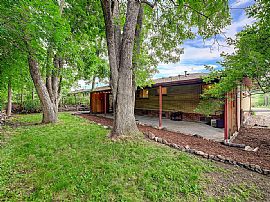 2901 S Golden Rd, Golden, Co 80401  House For Rent in Golden, CO (Photo 2 of 12)