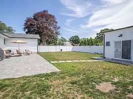 40 Nehantic Trl, Old Saybrook, Ct 06475  Beautifully Furnished  in Old Saybrook, CT (Photo 2 of 10)