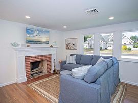 40 Nehantic Trl, Old Saybrook, Ct 06475  Beautifully Furnished  in Old Saybrook, CT (Photo 5 of 10)