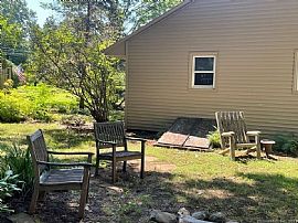 124 Mountain View Rd, Southington, Ct 06489   Unique House Rent in Southington, CT (Photo 3 of 12)