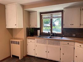 124 Mountain View Rd, Southington, Ct 06489   Unique House Rent in Southington, CT (Photo 5 of 12)