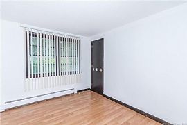 113 Worthington Rd, Glastonbury, Ct 06033 in Glastonbury, CT (Photo 9 of 12)