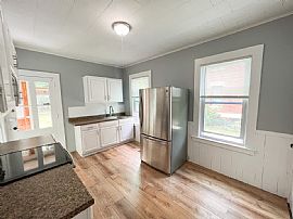 43 Sherman St, Hartford, Ct 06105 in Hartford, CT (Photo 3 of 10)