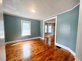 43 Sherman St, Hartford, Ct 06105 in Hartford, CT (Photo 5 of 10)