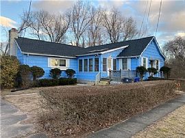 19 Pequot Ave, Enfield, Ct 06082 in Enfield, CT