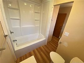 19 Pequot Ave, Enfield, Ct 06082 in Enfield, CT (Photo 5 of 10)