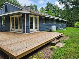 35 Sylvan St, Avon, Ct 06001  Comfortable House For Rent in Avon, CT (Photo 4 of 12)